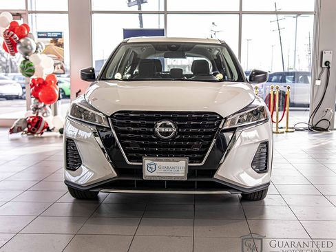 Used 2022 Nissan Kicks S image 3