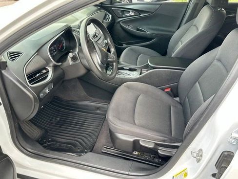 Used 2017 Chevrolet Malibu LS w/ LPO, Convenience Package 1 FWD image 11