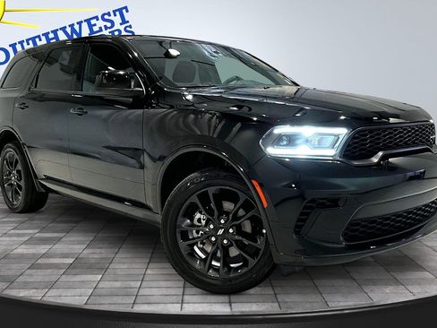 Used 2025 Dodge Durango GT AWD/4WD image 3
