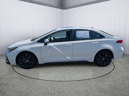 Used 2024 Toyota Corolla SE w/ SE Premium Package FWD image 6