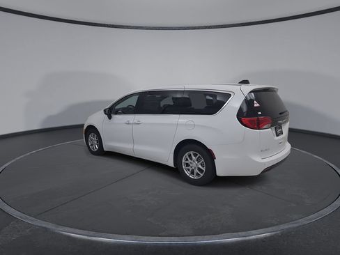New 2027 Chrysler Pacifica LX FWD image 11