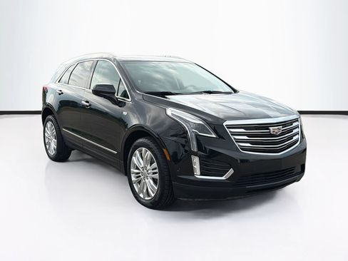Used 2019 Cadillac XT5 Premium Luxury w/ Driver Assist Package AWD/4WD image 3