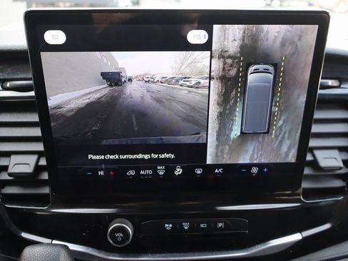 Used 2023 Ford Transit 350 XLT image 9