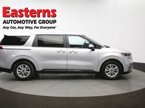 Used 2022 Kia Carnival LX image 44