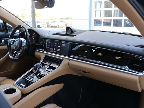 Used 2018 Porsche Panamera 4 image 13