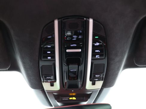 Used 2021 Porsche Cayenne Turbo S AWD/4WD image 54