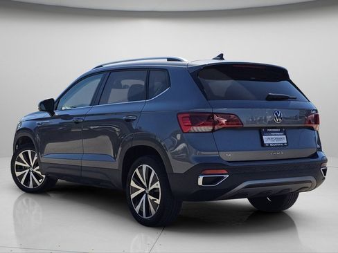 Used 2024 Volkswagen Taos SE FWD image 19