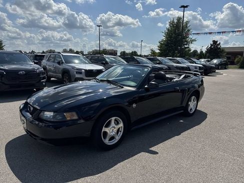 Used 2004 Ford Mustang Convertible RWD image 23