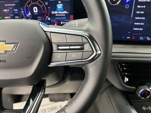 Used 2025 Chevrolet Suburban Premier image 28