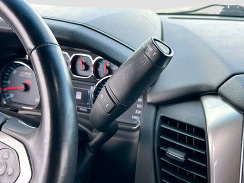 Used 2019 Chevrolet Suburban LT image 17