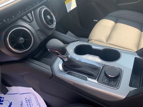 Used 2025 Chevrolet Blazer LT w/ Sound & Technology Package image 9