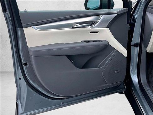 Used 2023 Cadillac XT5 Premium Luxury FWD image 18