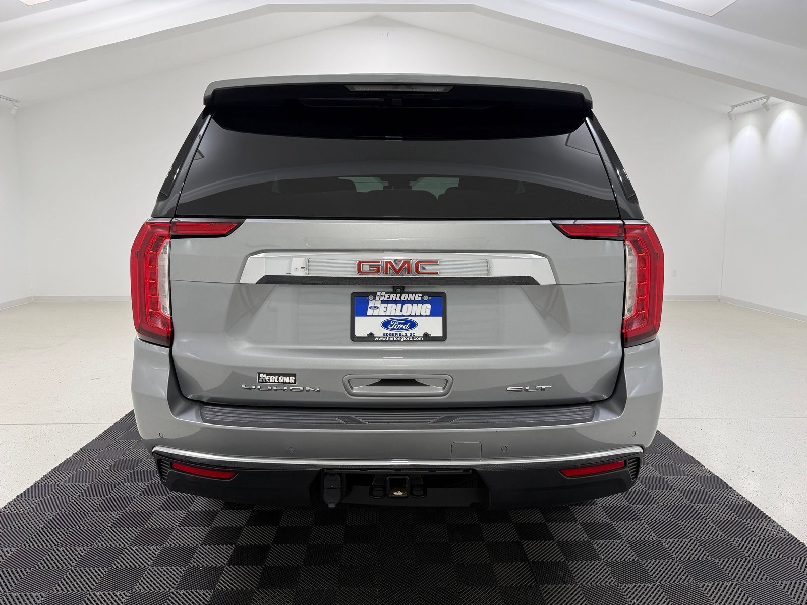 Used 2023 GMC Yukon SLT RWD image 7