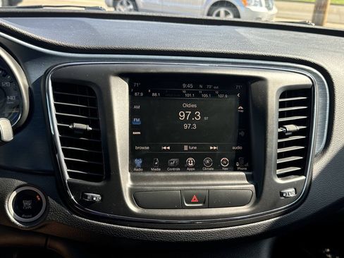Used 2015 Chrysler 200 S w/ Navigation & Sound Group I FWD image 20