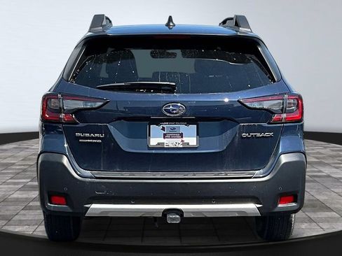 Used 2025 Subaru Outback Limited AWD/4WD image 5