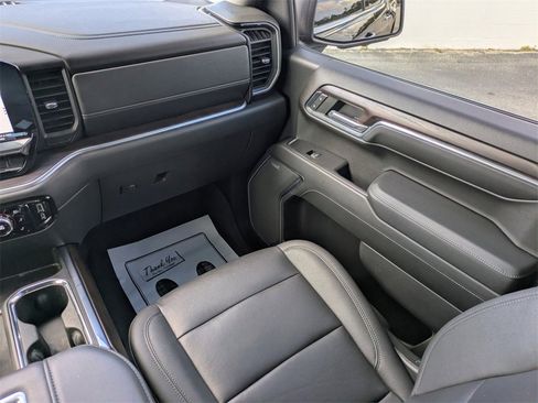 Used 2022 GMC Sierra 1500 SLT w/ SLT Premium Plus Package image 22