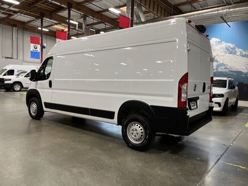 Used 2026 RAM ProMaster 2500 w/ Convenience Group FWD image 3