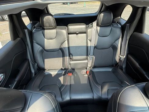 Used 2020 Jeep Cherokee Trailhawk w/ Comfort/Convenience Group AWD/4WD image 36