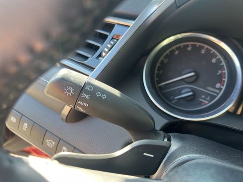 Used 2019 Toyota Camry SE image 22