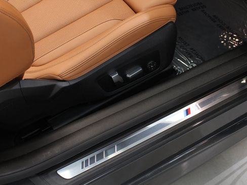 Used 2024 BMW M440i Convertible w/ Premium Package RWD image 53