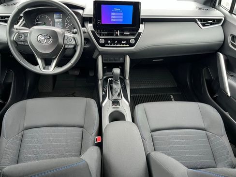 Certified 2024 Toyota Corolla Cross SE w/ Moonroof Package image 17