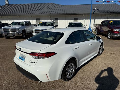 Used 2024 Toyota Corolla LE image 5