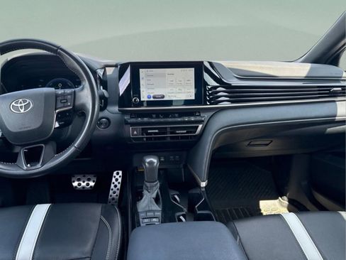 Used 2025 Toyota Camry SE w/ Convenience Package FWD image 10