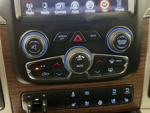 Used 2017 RAM 1500 Laramie w/ Convenience Group AWD/4WD image 24