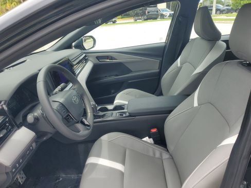 Certified 2025 Toyota Camry SE FWD image 15