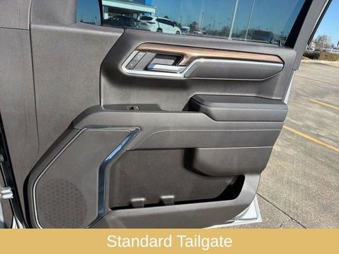 Used 2025 Chevrolet Silverado 1500 LT AWD/4WD image 31
