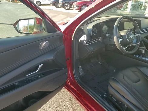 Certified 2024 Hyundai Elantra Limited image 10