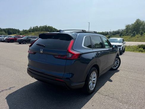 Used 2025 Honda CR-V EX image 3