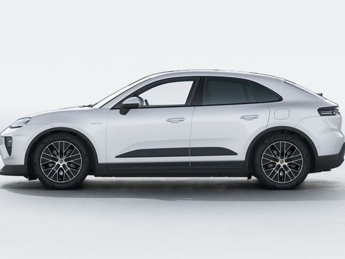 New 2026 Porsche Macan 4 Electric image 2
