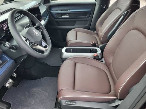 New 2025 Volkswagen ID. Buzz Pro S RWD image 16