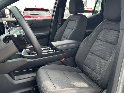 Used 2025 Chevrolet Equinox LT AWD/4WD image 18