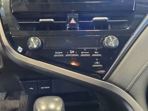 Used 2022 Toyota Camry SE FWD image 21