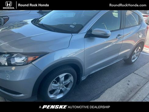Used 2017 Honda HR-V EX image 1