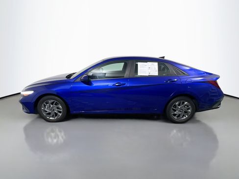 Used 2024 Hyundai Elantra SEL FWD image 9