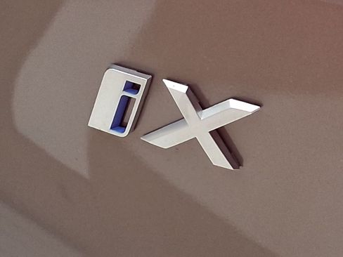 Certified 2025 BMW iX xDrive50 w/ Premium Package AWD/4WD image 28