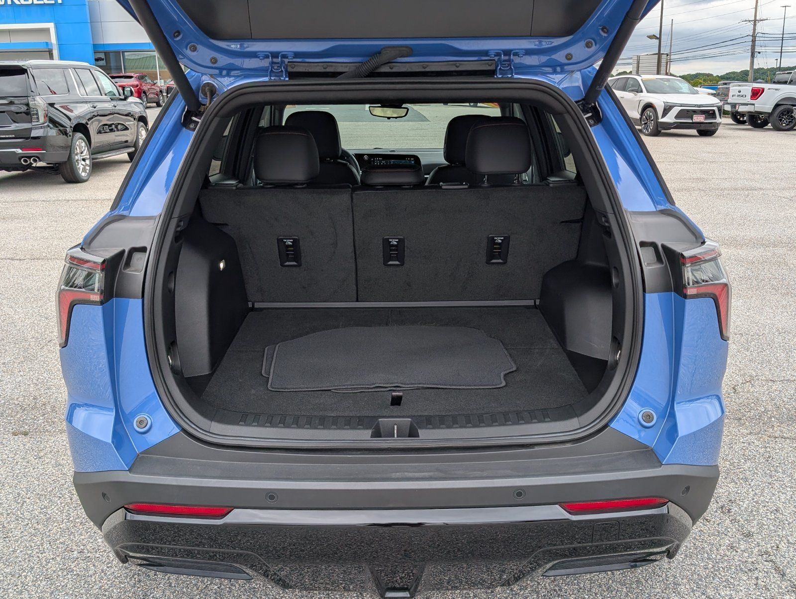Used 2025 Chevrolet Equinox RS w/ Safety and Technology Package AWD/4WD image 14
