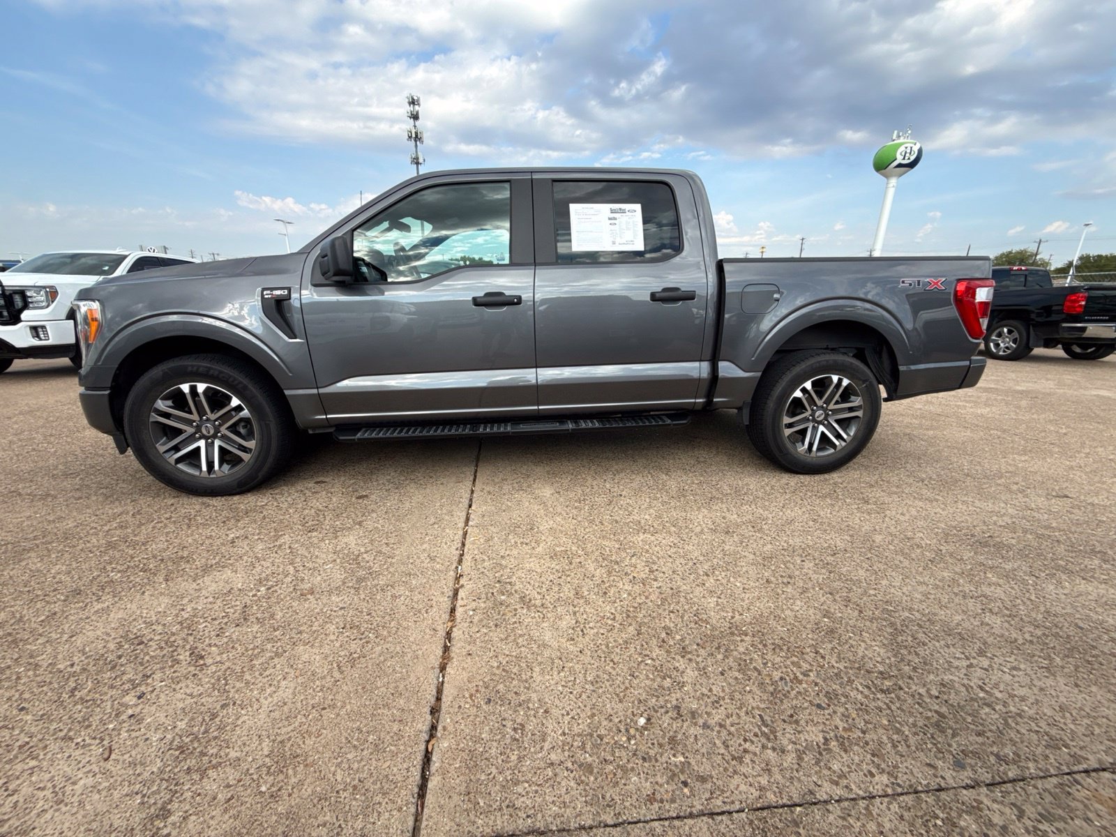 Used 2021 Ford F150 XL w/ STX Appearance Package RWD image 4
