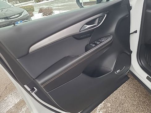 Used 2024 Buick Envision Sport Touring image 10