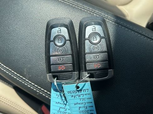 Used 2020 Ford Escape SEL AWD/4WD image 34