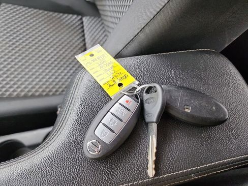 Used 2021 Nissan Versa S image 41