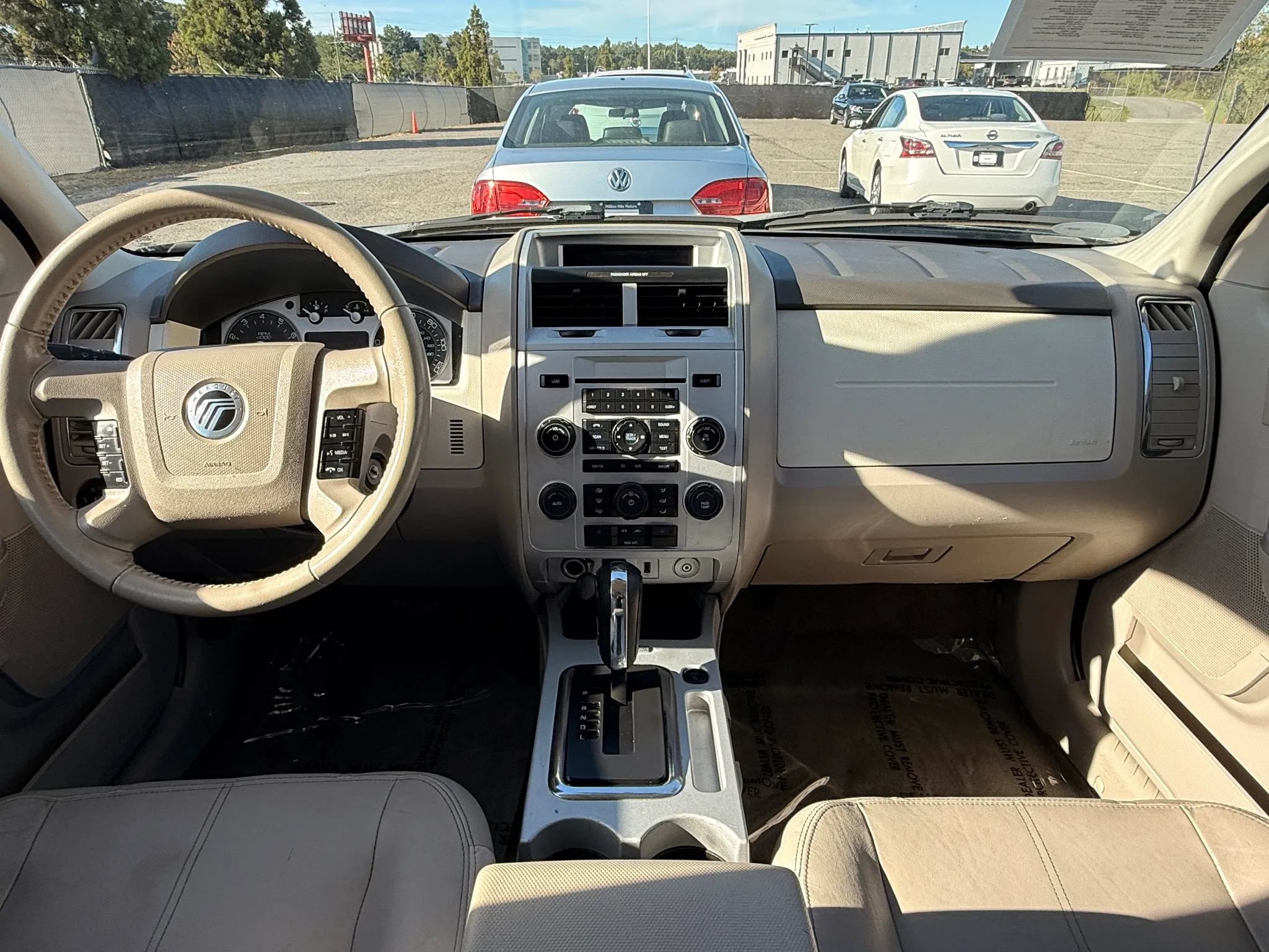 Used 2010 Mercury Mariner Premier FWD image 3