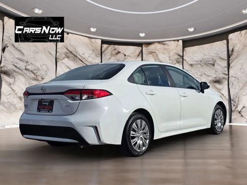 Used 2022 Toyota Corolla LE image 6