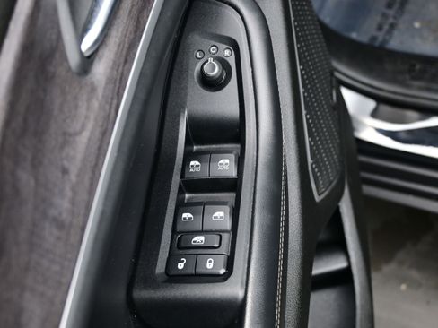 Used 2022 Jeep Grand Cherokee L Limited AWD/4WD image 10