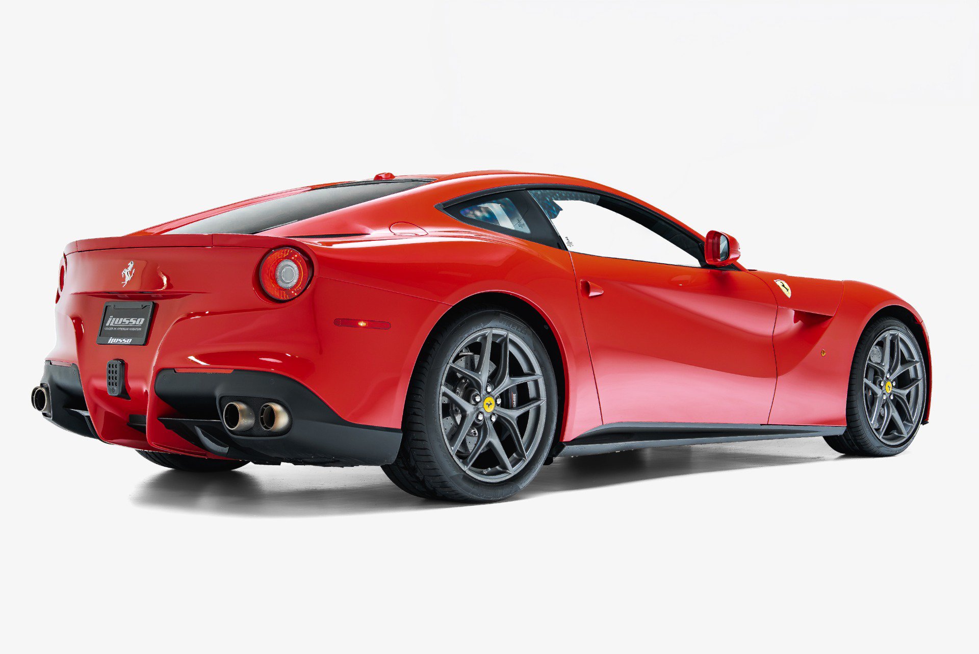 Used 2017 Ferrari F12 Berlinetta RWD image 2