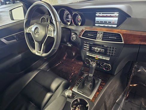 Used 2013 Mercedes-Benz C 300 Sport image 38