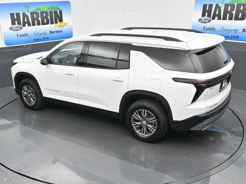 New 2027 Chevrolet Traverse LT w/ LPO, Floor Liner Package FWD image 25